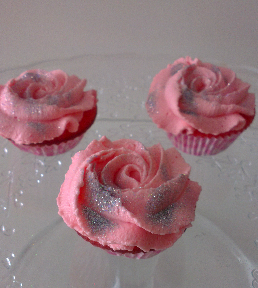 ♥ Minicupcakes de chicle (con nata montada y extra de purpurina... jejeje)