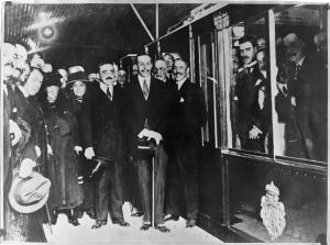 Alfonso XIII el día de la inauguración del Metro de Madrid, en 1919