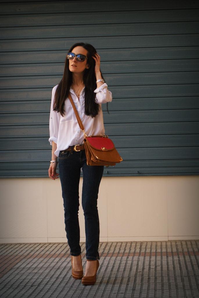Jeans + white shirt