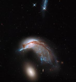 Impresionante Fotografía del Encuentro de dos Galaxias Captada por el Hubble