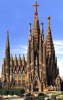 ANTONIO GAUDÍ-LA SAGRADA FAMILIA