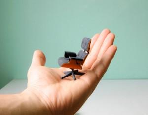 La famosa Eames Chair en miniatura