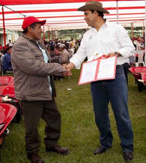 AGRICULTORES DE HUAURA YA CUENTAN CON SUS CERTIFICADOS DE PROPIEDAD RURAL…