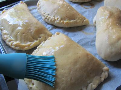 Montaditos de lomo con pimientos