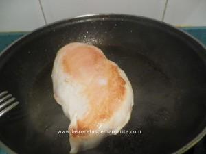 Pechuga de pollo con salsa de cerveza, mostaza y miel