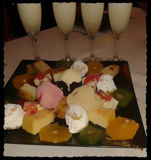 COMIENDO EN ASADOR MONTERO