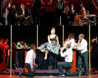 Un Momus colorista y sesentero