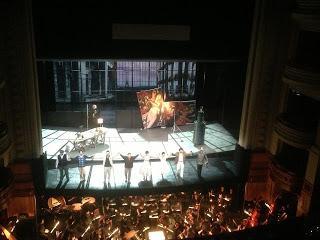 Un Momus colorista y sesentero