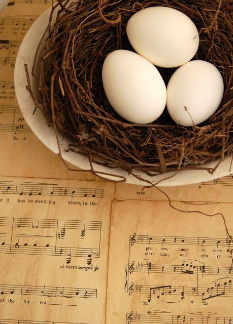 RESTAURAR UNA COMODA CON PARTITURAS