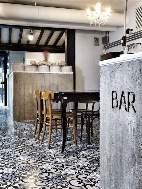 KOOK: Una pizzería de estlio industrial en Roma