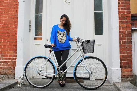 The cozy sweater & The vintage bike