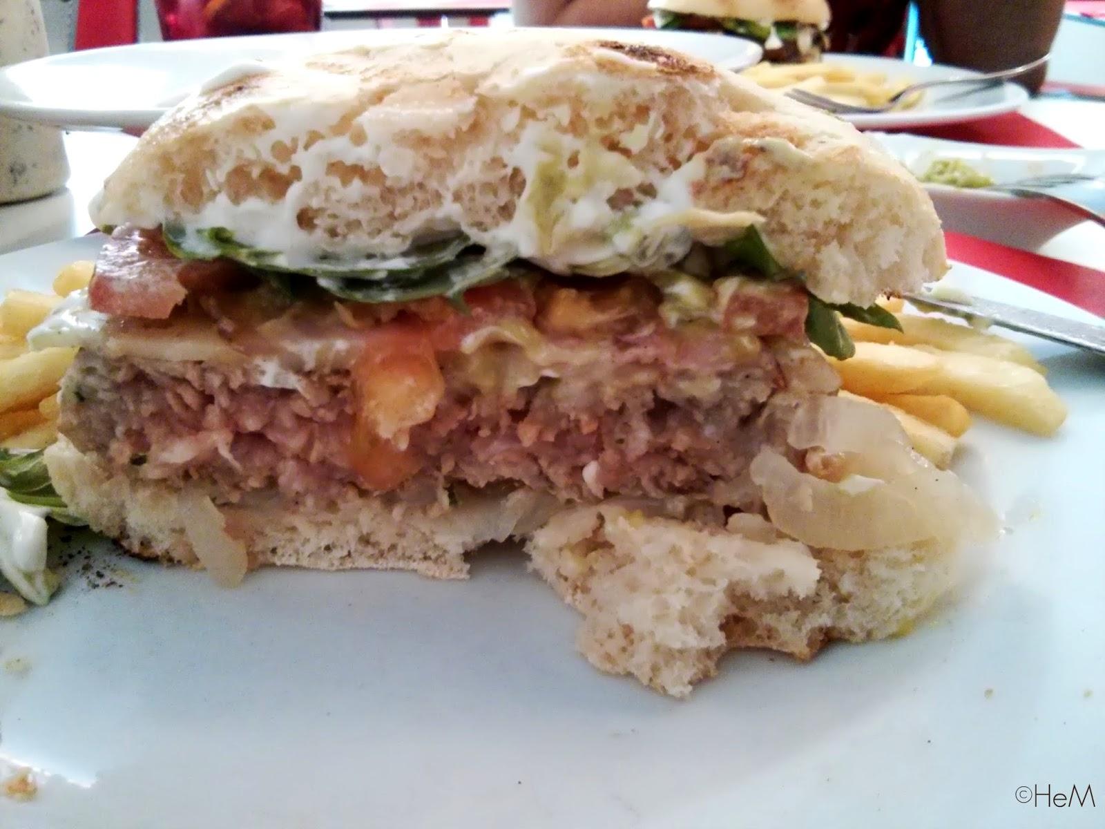 TATE'S BURGER: donde las hamburguesas son de calidad y no dejan el bolsillo vacío.
