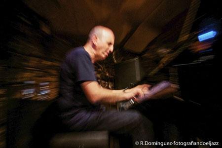 WRY Trío (Clamshell Records , 2013) 03_AF.jpg