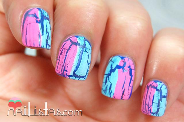 Uñas con craquelado bicolor // Rosa y Azul