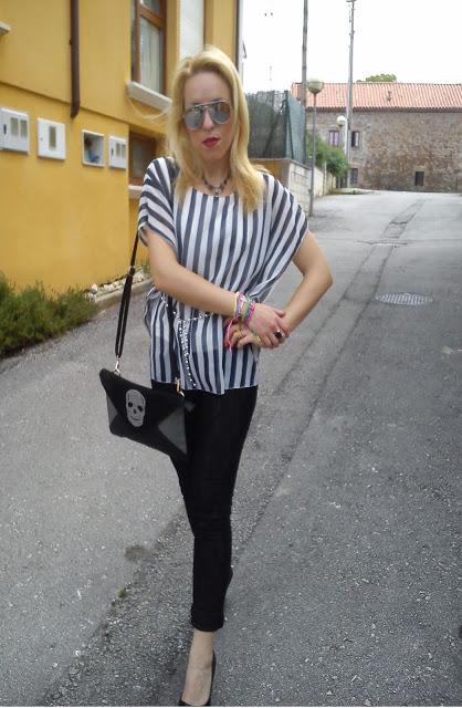 TOTAL BLACK AND WHITE