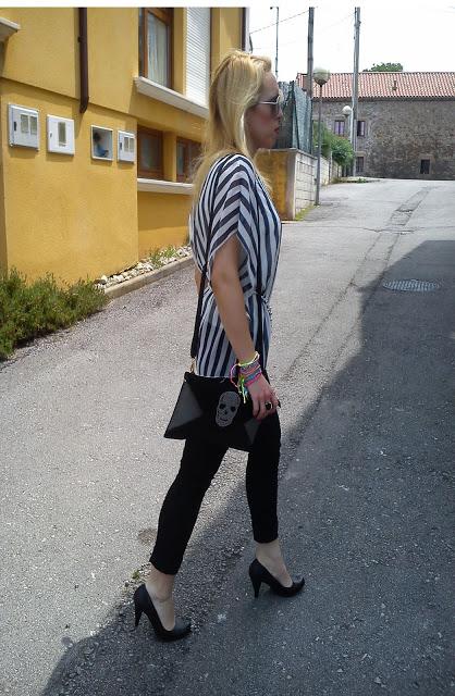 TOTAL BLACK AND WHITE