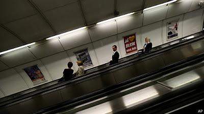 (677) VAGONES DEL AMOR EN EL METRO DE PRAGA