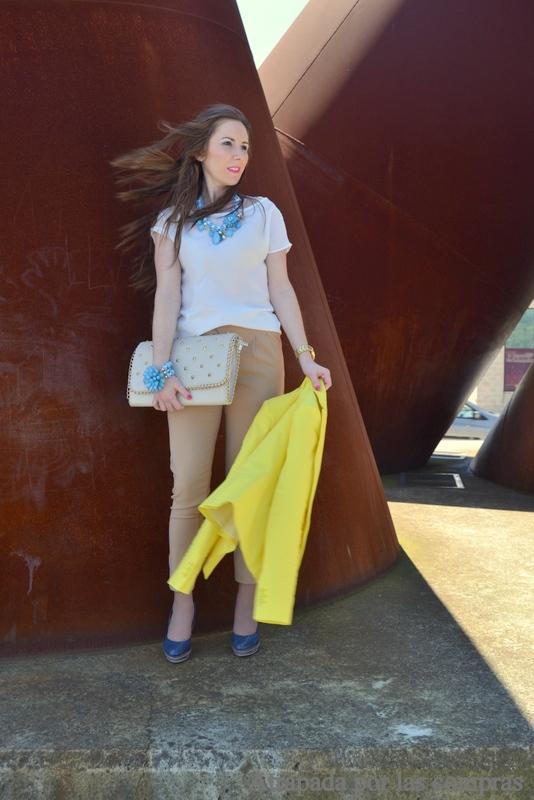 YELLOW BLAZER & CAPRI PANTS