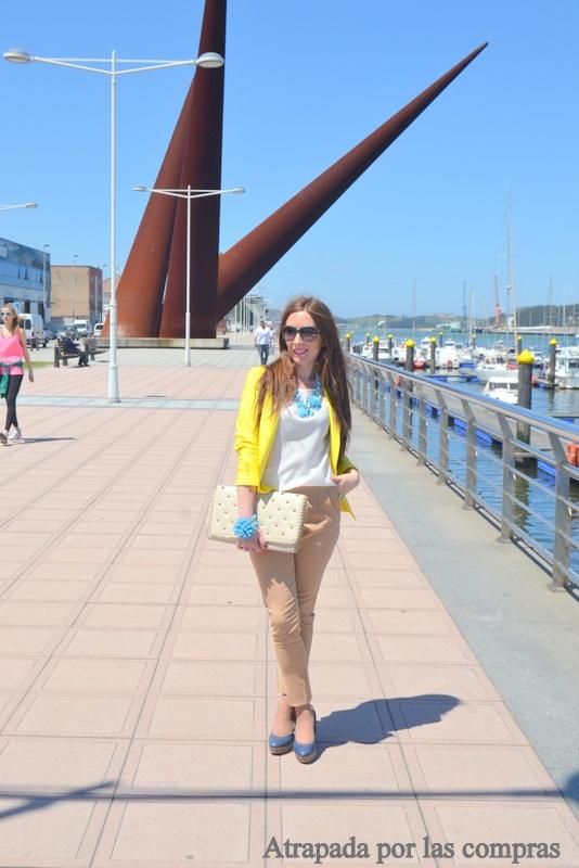 YELLOW BLAZER & CAPRI PANTS