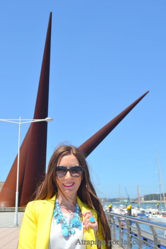 YELLOW BLAZER & CAPRI PANTS