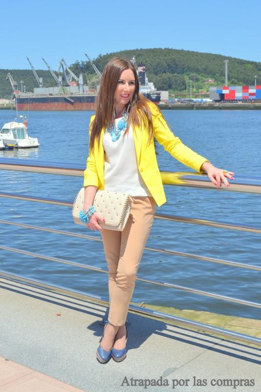 YELLOW BLAZER & CAPRI PANTS