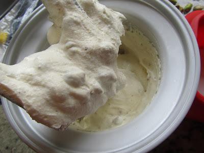 Helado de yogurt y pistachos