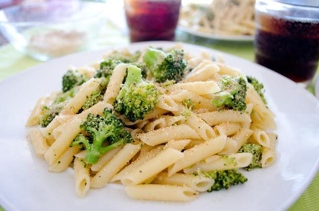 Plumas con Brócoli