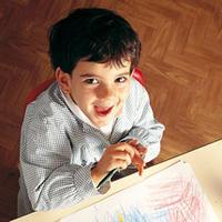 Se comporta mal en clase