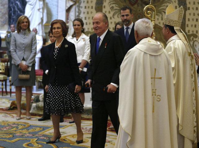 LETIZIA ENFURECIDA CON LA FAMILIA REAL