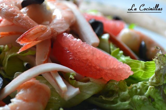 ENSALADA DE LANGOSTINOS CON POMELO Y SALSA ROSA