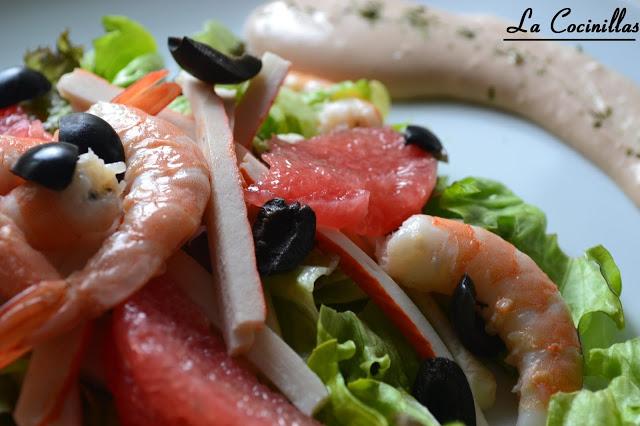 ENSALADA DE LANGOSTINOS CON POMELO Y SALSA ROSA