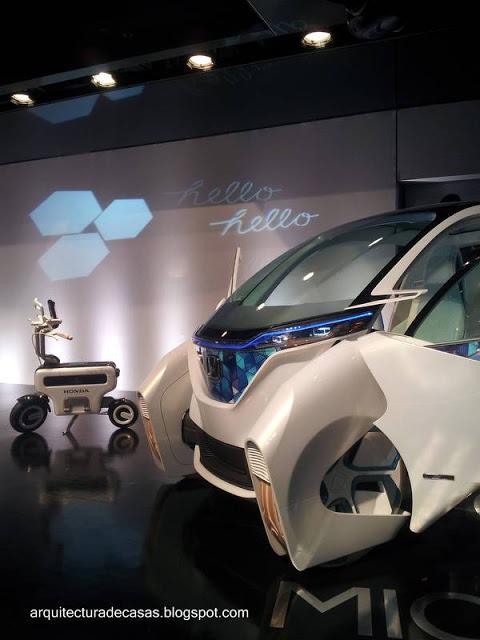 Dos vehículos eléctricos conceptuales para uso en la ciudad