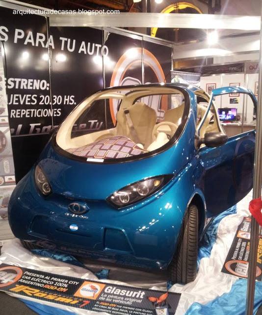 Pequeño automóvil eléctrico argentino
