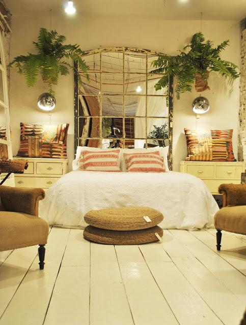 Inspiración de fin de semana: Espejos antiguos como cabeceros de cama