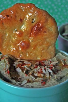 Baba ghanoush con pan naan de ajo