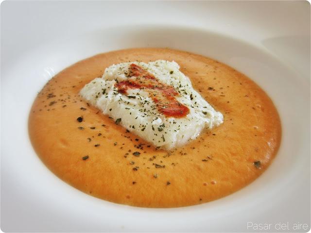 Bacalao confitado con salmorejo