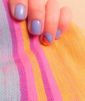 Pon un pañuelo en tu look: maquillaje y manicura