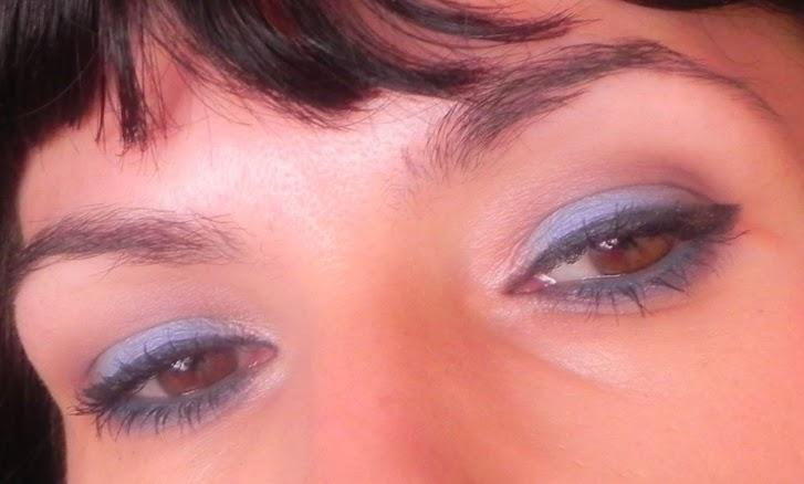 Pon un pañuelo en tu look: maquillaje y manicura
