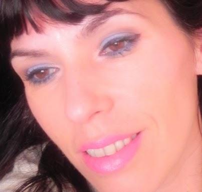 Pon un pañuelo en tu look: maquillaje y manicura