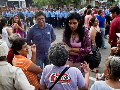 Zoilamérica Narváez, hijastra del presidente de Nicaragua, Daniel Ortega, responsabilizó ayer a su padrastro y a su madre, Rosario Murillo, por la 