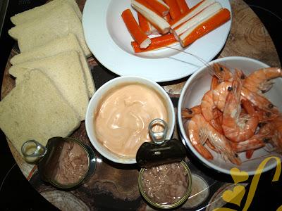 Pastel de pan de molde con atún y langostinos