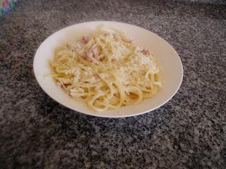 ESPAGUETIS CON NATA Y BACÓN