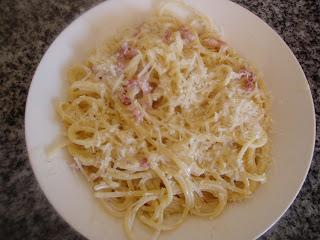 ESPAGUETIS CON NATA Y BACÓN