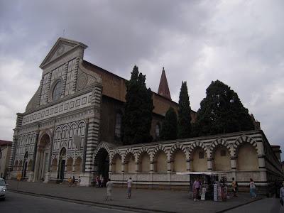 MAÑANA ENTRE IGLESIAS Y MERCADOS – TARDE DE ESCAPADA A PISA