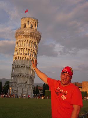 MAÑANA ENTRE IGLESIAS Y MERCADOS – TARDE DE ESCAPADA A PISA