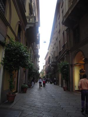 SAN SIRO – CASTILLO SFORCESCO – DE TIENDAS – DUOMO EN LA NOCHE