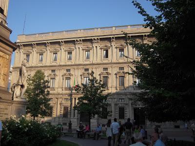 SAN SIRO – CASTILLO SFORCESCO – DE TIENDAS – DUOMO EN LA NOCHE