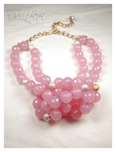 ...UN NUDO EN LA GARGANTA