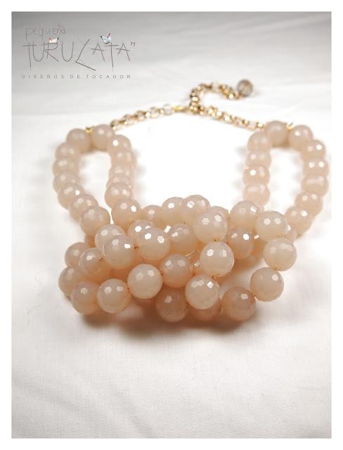 ...UN NUDO EN LA GARGANTA