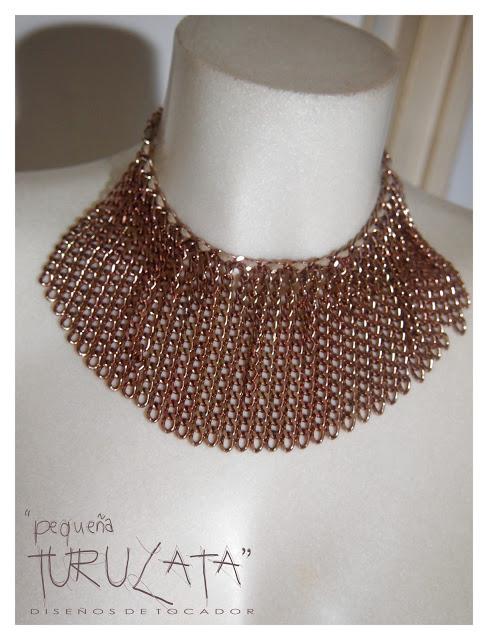 UN EXTRA EN COLLARES